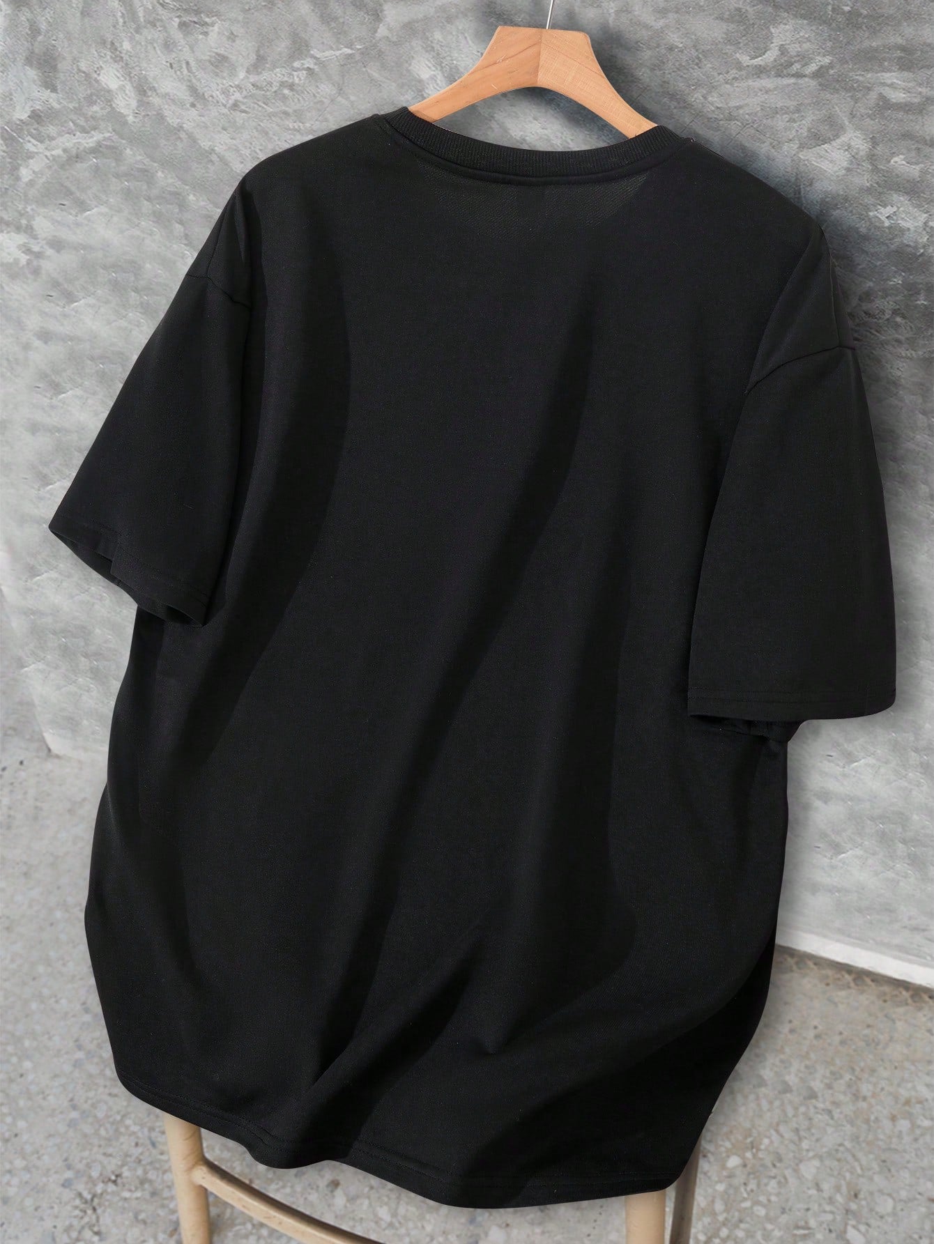 Manfinity Hypemode Men Letter Graphic Drop Shoulder Oversized Tee